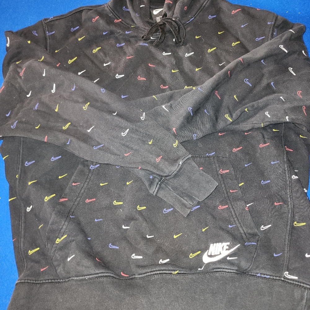 Nike hoodie size small
